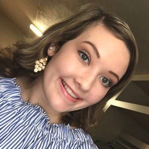 Meet your Posher, Alyssa